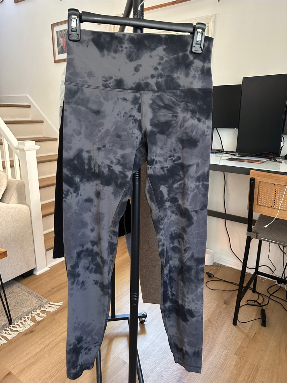 Lululemon Leggings. Size 8 square dot. 28” inseam